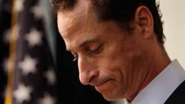 Anthony Weiner resigns during press conference