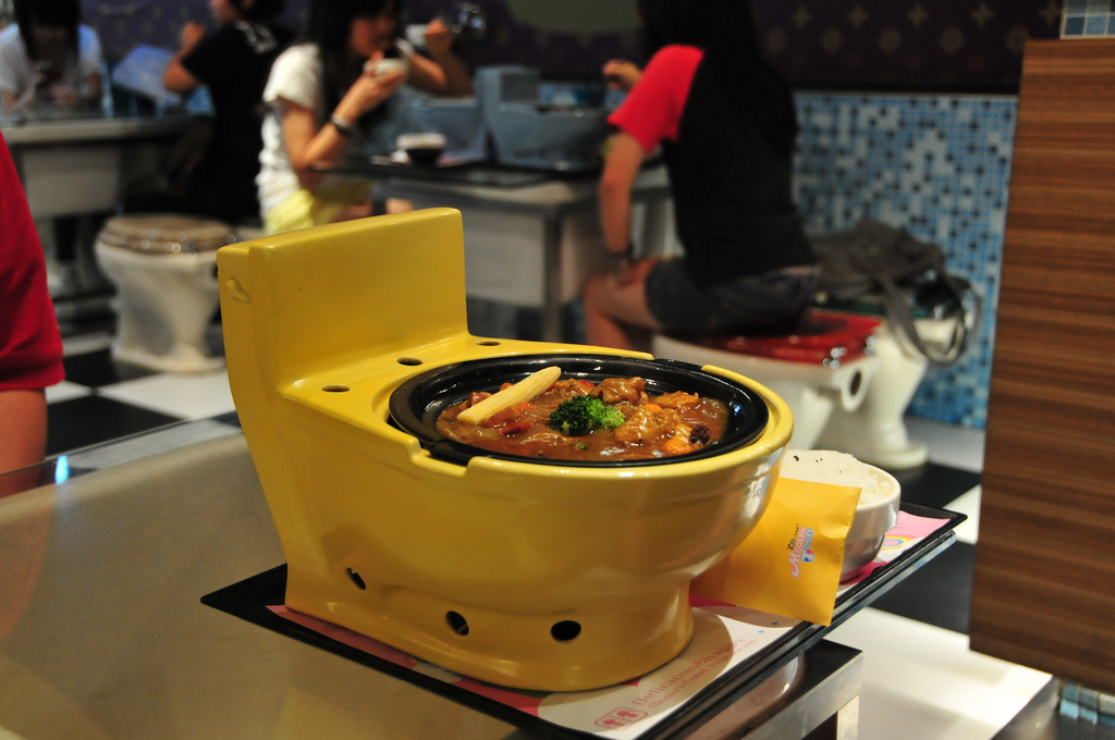 Toilet-themed restaurants